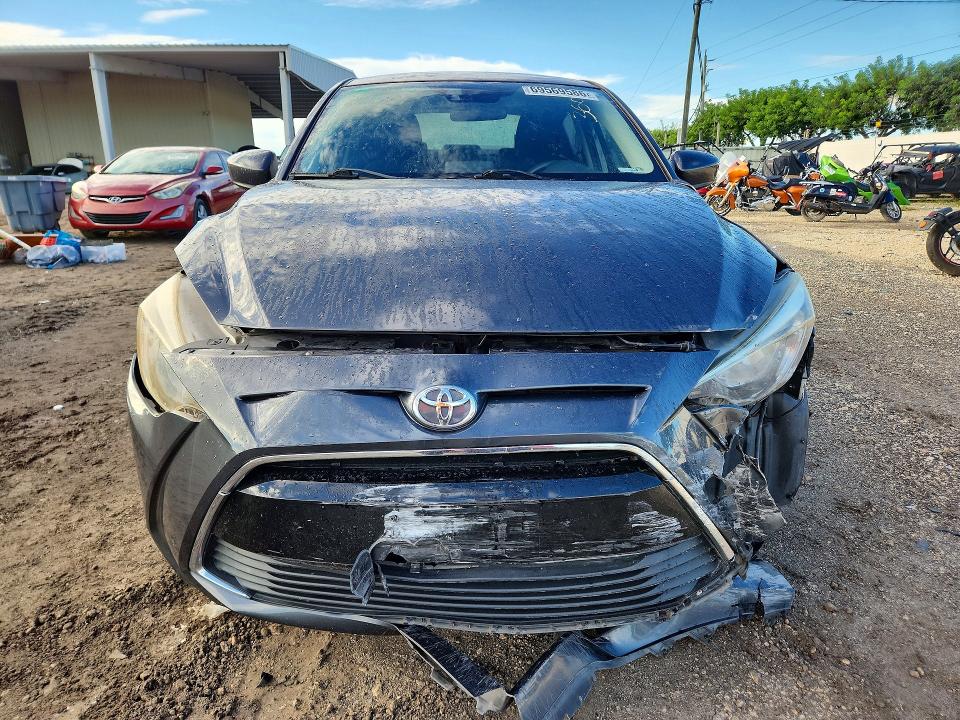 69569586 :رقم المزاد ، 3MYDLBYV1HY152859 vin ، 2017 Toyota Yaris Ia مزاد بيع
