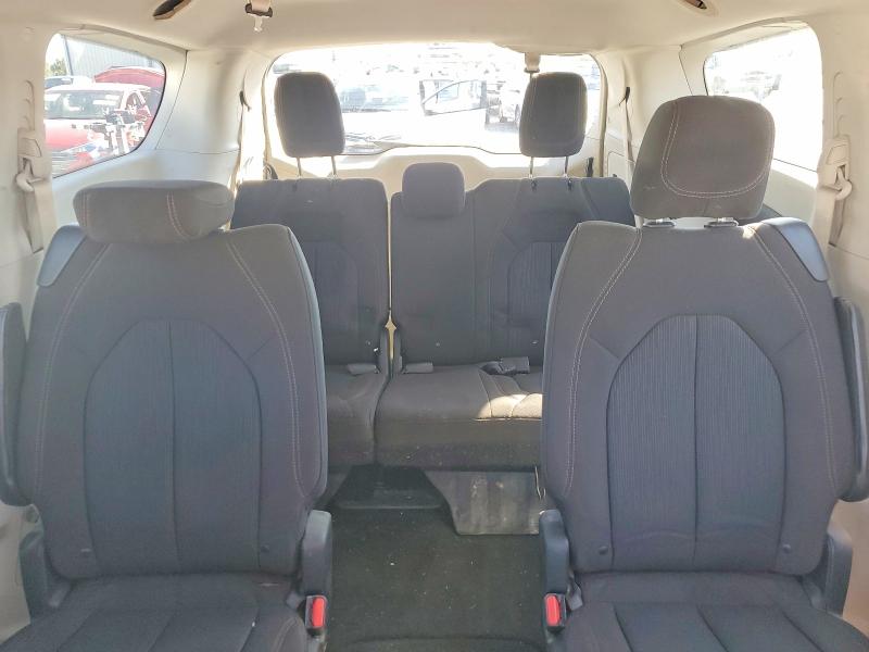 68564886 :رقم المزاد ، 2C4RC1DG1HR676082 vin ، 2017 Chrysler Pacifica مزاد بيع