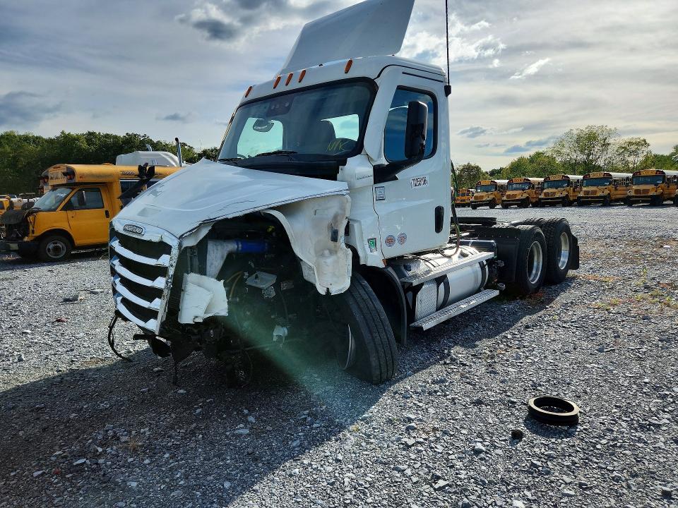 Продаж на аукціоні авто 2025 Freightliner Cascadia 116, vin: 3AKJHTDV1SDVL0260, номер лоту: 70255106