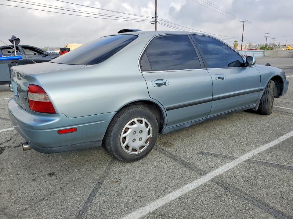 Продажа на аукционе авто 1994 Honda Accord, vin: JHMCD5639RC015915, номер лота: 69867046