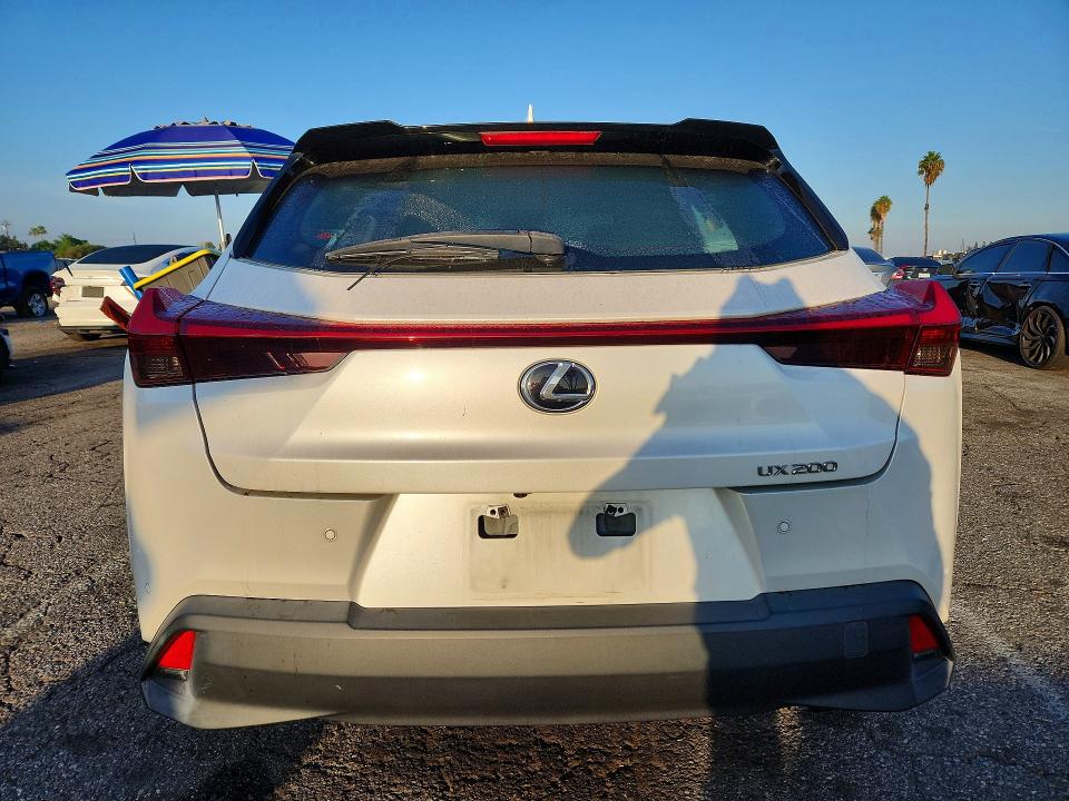 70358686 :رقم المزاد ، JTHX3JBH6M2040378 vin ، 2021 Lexus Ux مزاد بيع