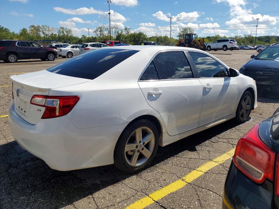2014 Toyota Camry მანქანა იყიდება აუქციონზე, vin: 4T1BF1FK0EU351668, აუქციონის ნომერი: 69183676