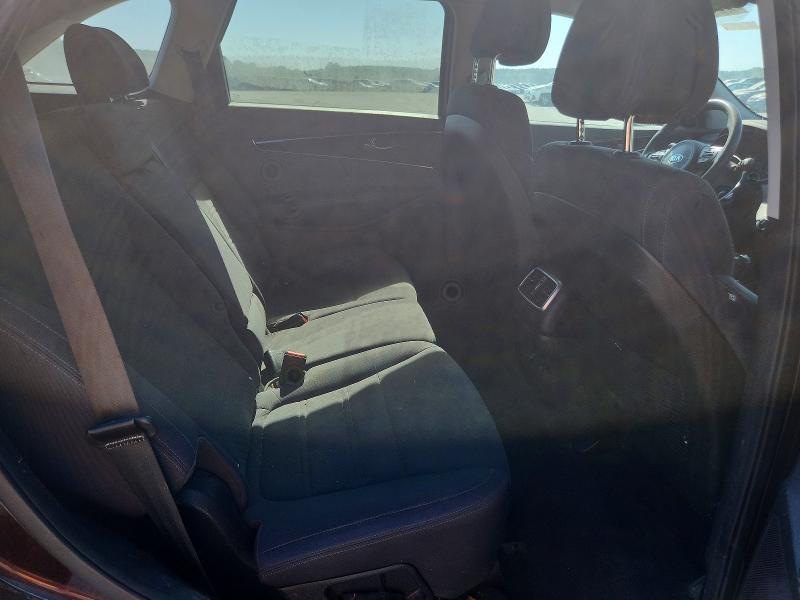 69363136 :رقم المزاد ، 5XYPGDA51GG045643 vin ، 2016 Kia Sorento مزاد بيع