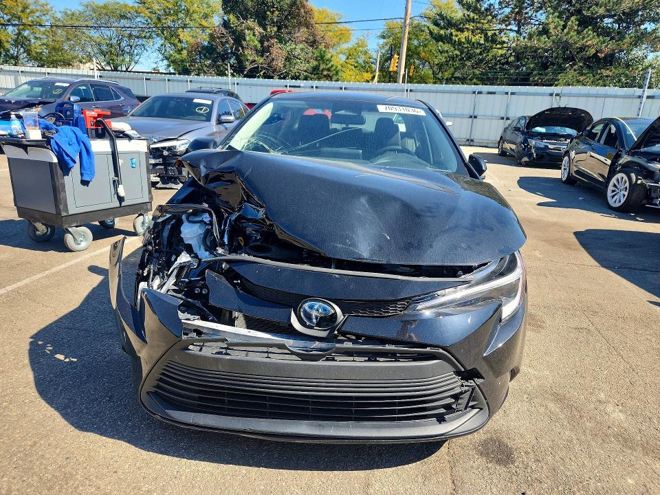 2025 Toyota Corolla Hybrid მანქანა იყიდება აუქციონზე, vin: JTDBCMFE8SJ047428, აუქციონის ნომერი: 70931036