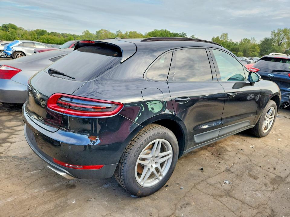 Auction sale of the 2017 Porsche Macan, vin: WP1AA2A55HLB00708, lot number: 68750196