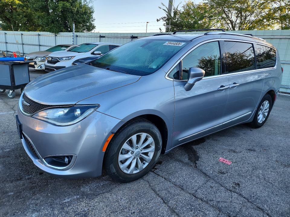 70444806 :رقم المزاد ، 2C4RC1BG2KR537654 vin ، 2019 Chrysler Pacifica مزاد بيع