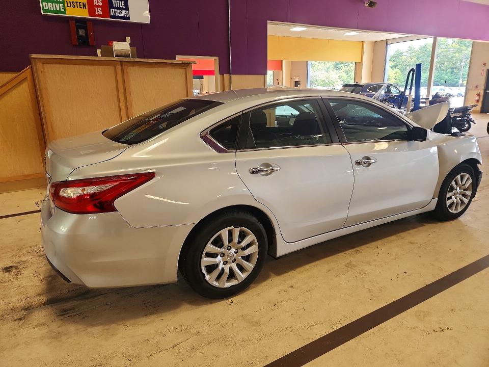 2017 Nissan Altima მანქანა იყიდება აუქციონზე, vin: 1N4AL3AP4HC229516, აუქციონის ნომერი: 68982566