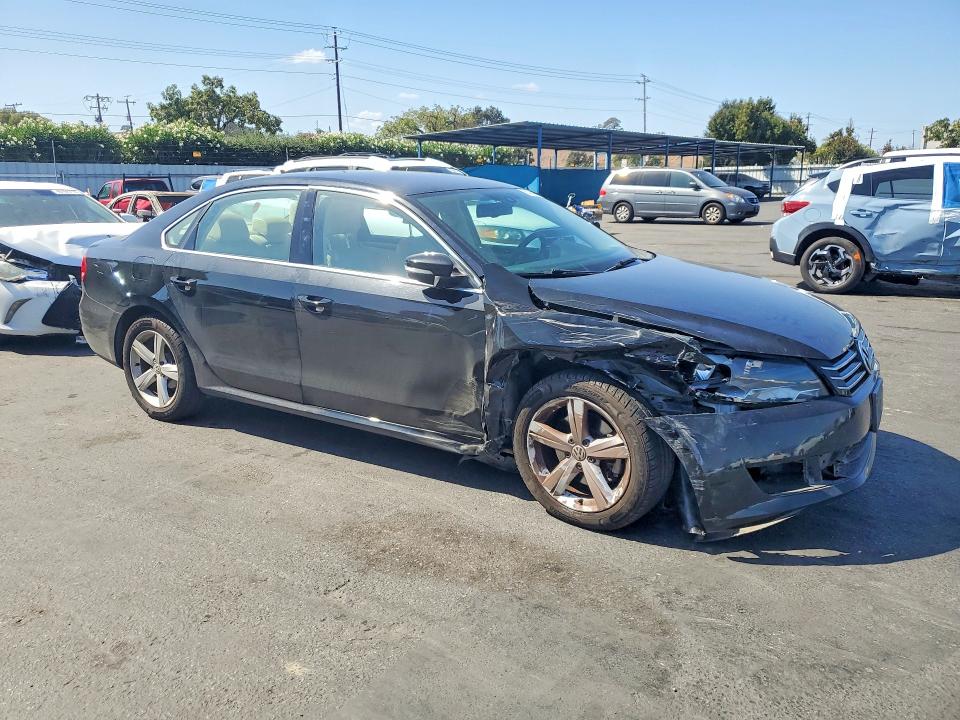 69209446 :رقم المزاد ، 1VWBP7A38EC003558 vin ، 2014 Volkswagen Passat مزاد بيع