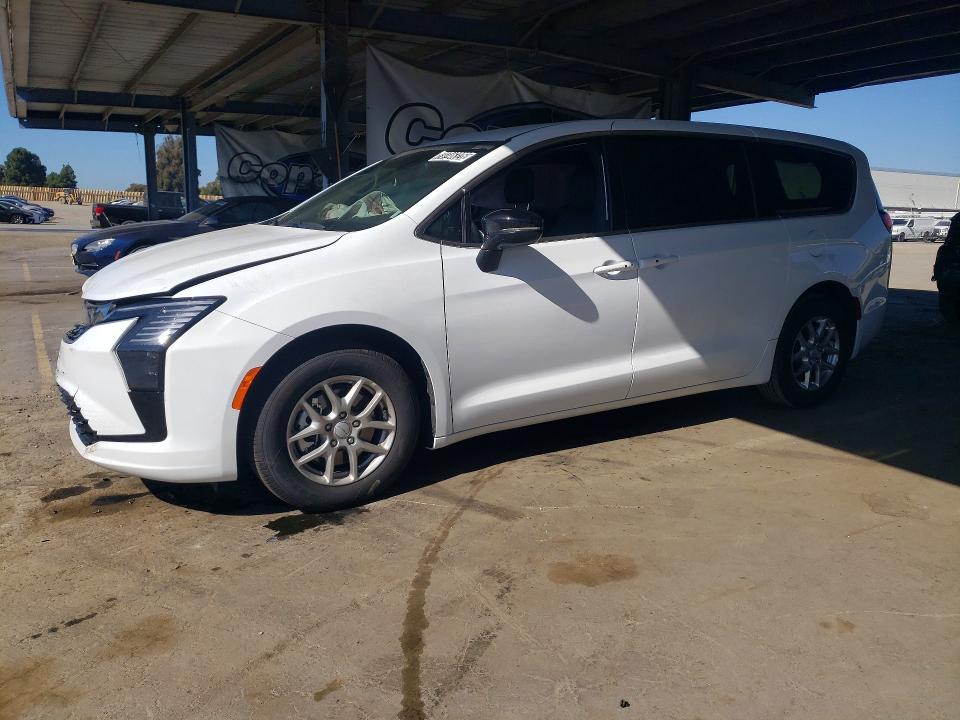 Продаж на аукціоні авто 2027 Chrysler Pacifica, vin: 2C4RC1BG5VR594290, номер лоту: 70746326