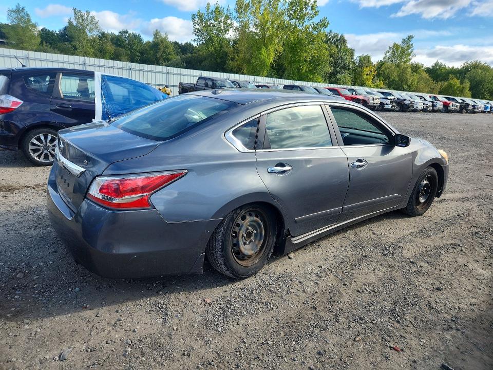 Продажа на аукционе авто 2015 Nissan Altima, vin: 1N4AL3AP2FN337716, номер лота: 70062336