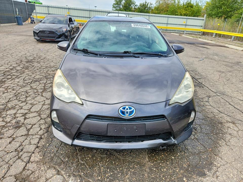 Продажа на аукционе авто 2013 Toyota Prius C, vin: JTDKDTB3XD1540140, номер лота: 69646046