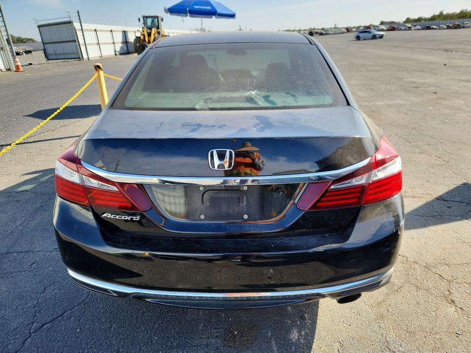Продажа на аукционе авто 2017 Honda Accord, vin: 1HGCR2F30HA053692, номер лота: 70008456