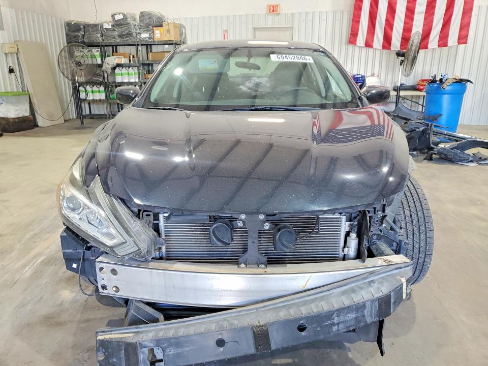 69452846 :رقم المزاد ، 1N4AL3AP6HN329380 vin ، 2017 Nissan Altima مزاد بيع