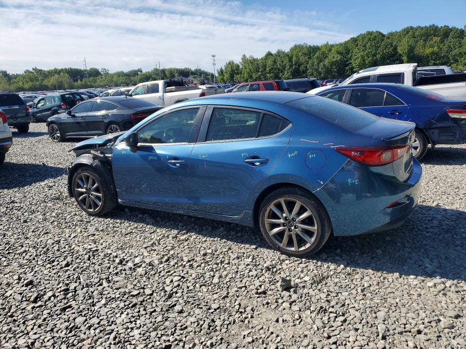 67332326 :رقم المزاد ، 3MZBN1V38JM252142 vin ، 2018 Mazda 3 مزاد بيع