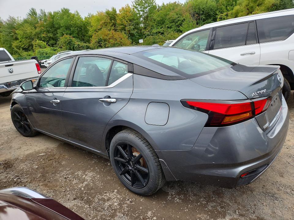70190636 :رقم المزاد ، 1N4BL4BW3LN320774 vin ، 2020 Nissan Altima مزاد بيع