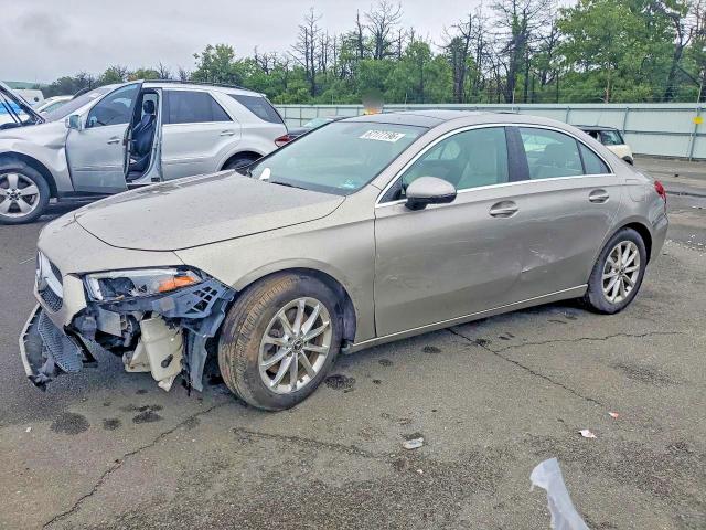 2019 Mercedes-benz A მანქანა იყიდება აუქციონზე, vin: WDD3G4FB6KW026553, აუქციონის ნომერი: 67177196