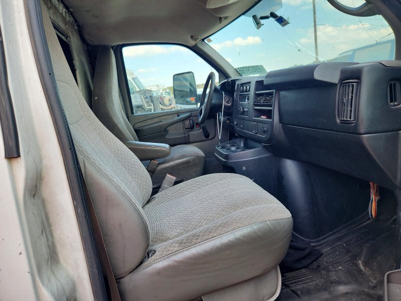 69029766 :رقم المزاد ، 1GB3G3CG8F1130912 vin ، 2015 Chevrolet Express G3500 مزاد بيع