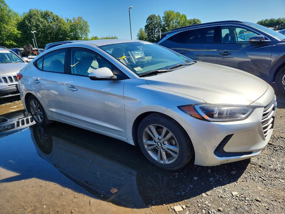 68734176 :رقم المزاد ، 5NPD84LF2JH335749 vin ، 2018 Hyundai Elantra مزاد بيع