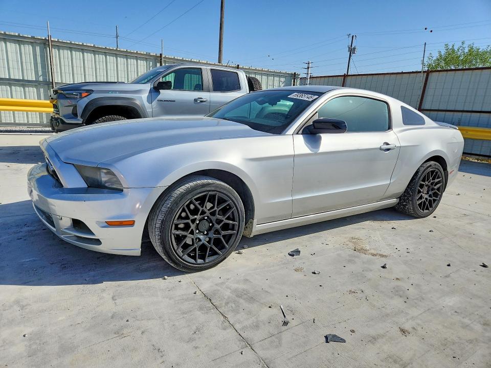 2014 Ford Mustang მანქანა იყიდება აუქციონზე, vin: 1ZVBP8AM9E5271649, აუქციონის ნომერი: 69365146