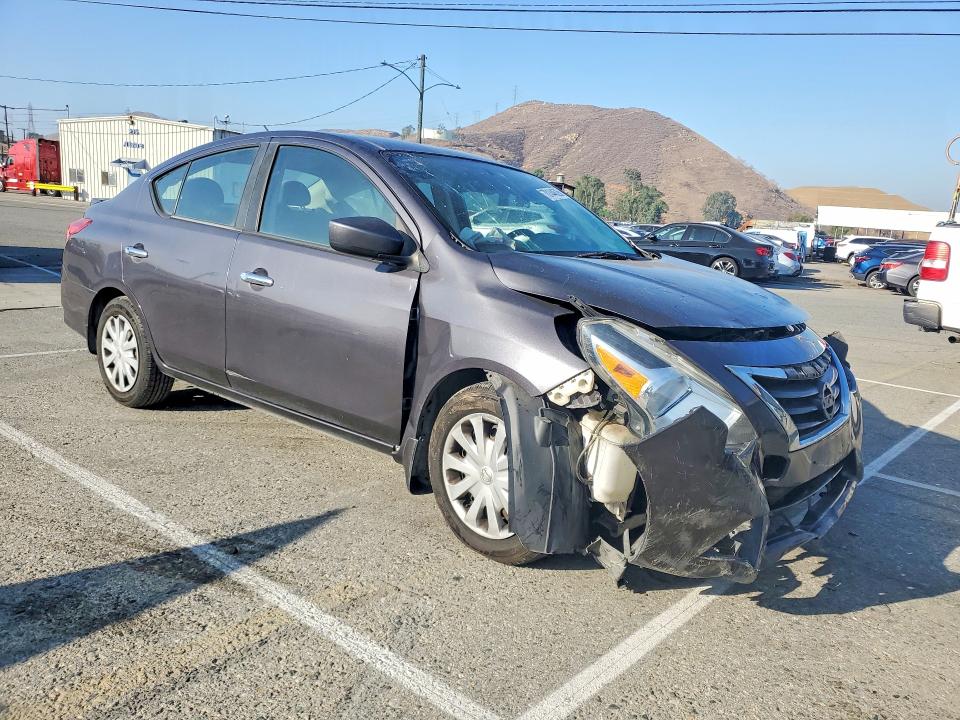 2015 Nissan Versa მანქანა იყიდება აუქციონზე, vin: 3N1CN7AP3FL841618, აუქციონის ნომერი: 70144626