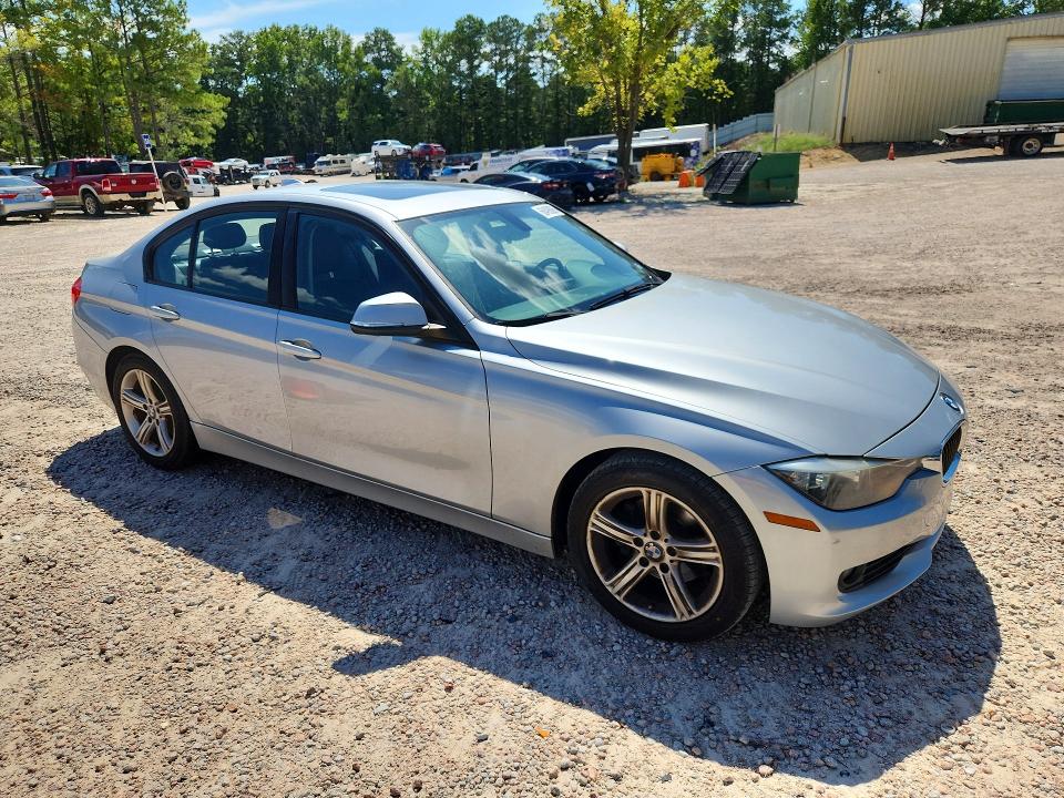 68499096 :رقم المزاد ، WBA3A5C55DF359052 vin ، 2013 Bmw 328 مزاد بيع