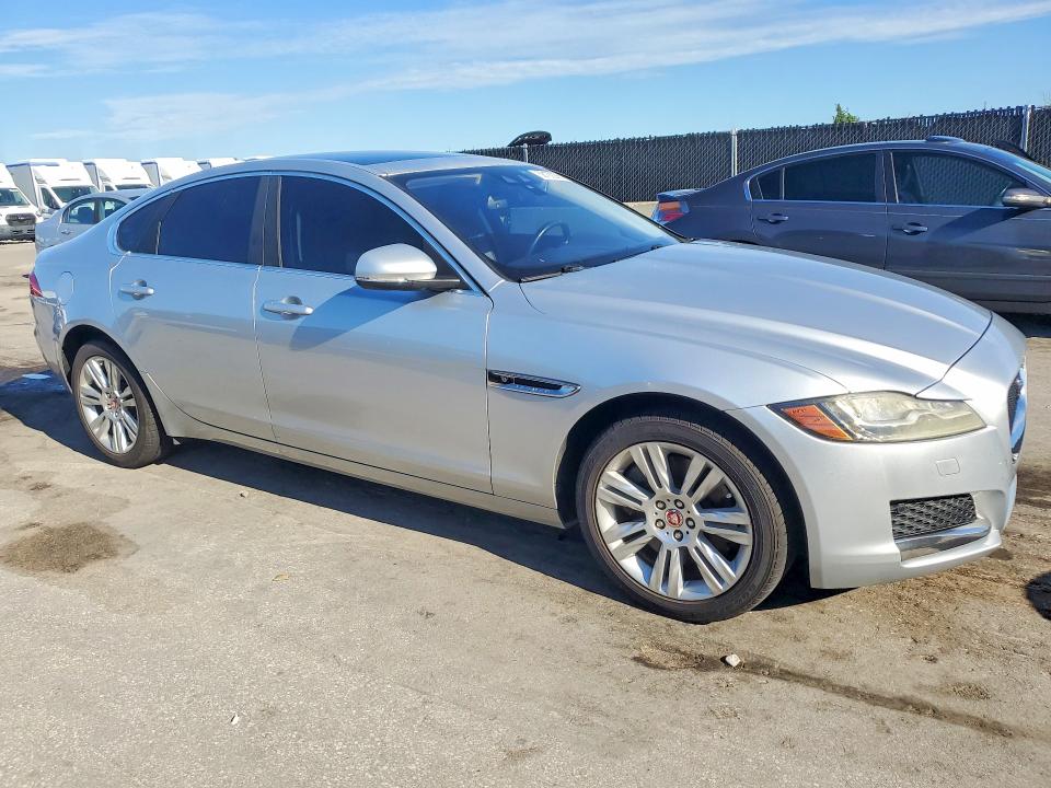 2017 Jaguar Xf მანქანა იყიდება აუქციონზე, vin: SAJBD4BVXHCY42479, აუქციონის ნომერი: 68192006