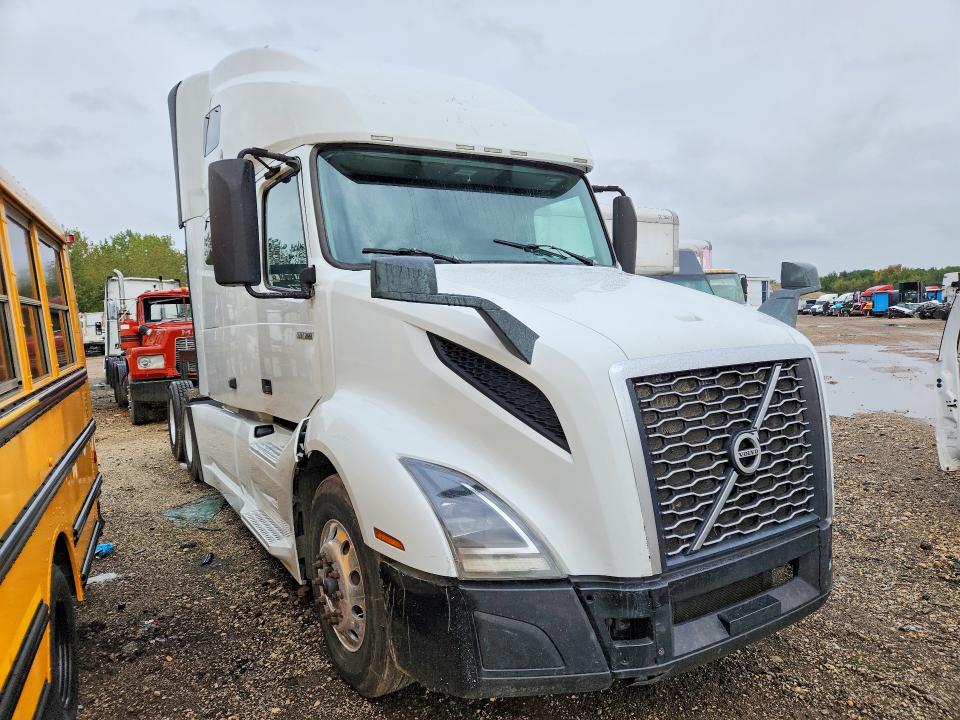 Продажа на аукционе авто 2020 Volvo Vn, vin: 4V4NC9EHXLN230852, номер лота: 69799846