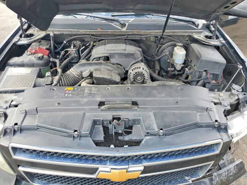 69761396 :رقم المزاد ، 1GNSKJE78CR100403 vin ، 2012 Chevrolet Suburban مزاد بيع