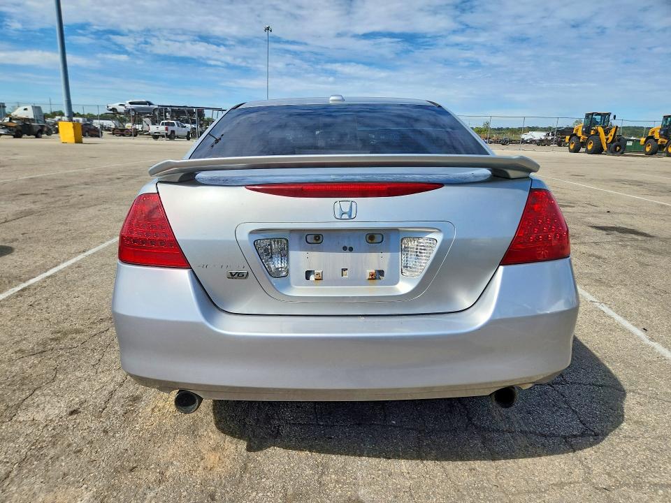 70297106 :رقم المزاد ، 1HGCM66897A100072 vin ، 2007 Honda Accord مزاد بيع