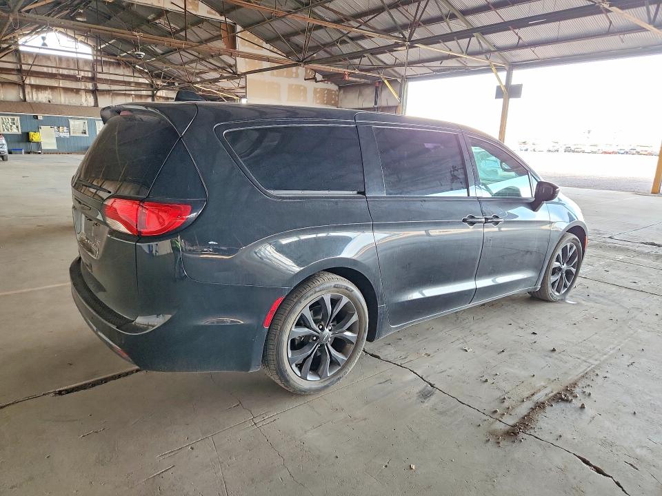 Продажа на аукционе авто 2020 Chrysler Pacifica, vin: 2C4RC1FG3LR147349, номер лота: 70303016