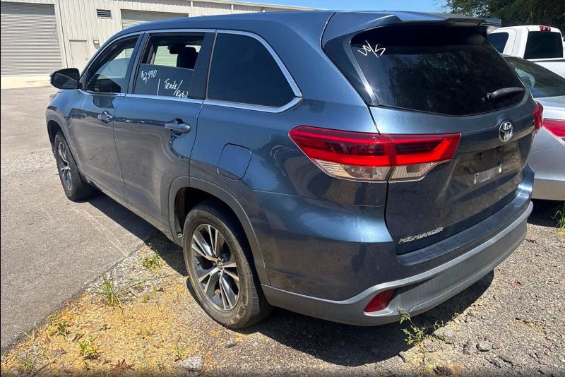 69829356 :رقم المزاد ، 5TDZZRFH2HS198054 vin ، 2017 Toyota Highlander مزاد بيع