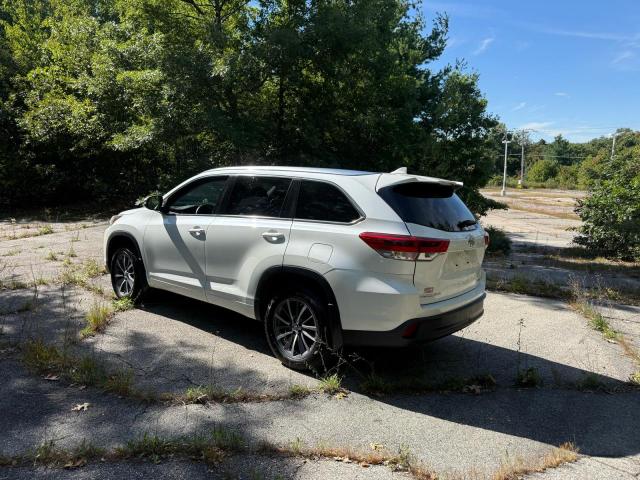 70264736 :رقم المزاد ، 5TDJZRFH4JS824092 vin ، 2018 Toyota Highlander مزاد بيع