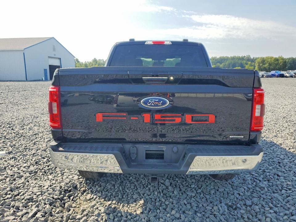 67693496 :رقم المزاد ، 1FTFW1E85NFA23355 vin ، 2022 Ford F150 مزاد بيع