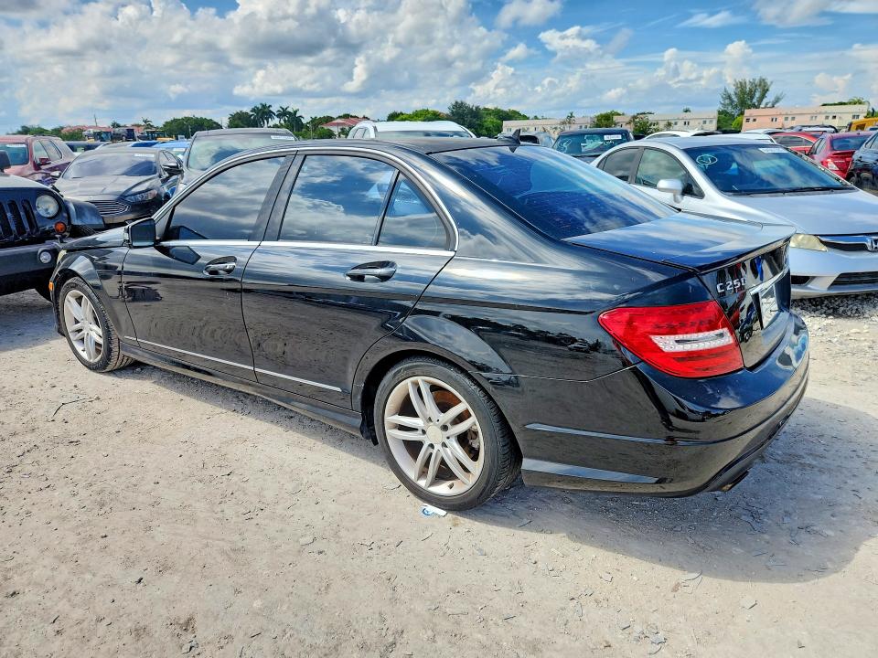 68372596 :رقم المزاد ، WDDGF4HB7EA942628 vin ، 2014 Mercedes-benz C مزاد بيع