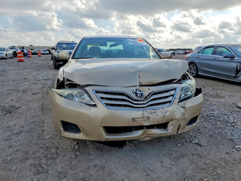 69809626 :رقم المزاد ، 4T1BF3EK6AU075486 vin ، 2010 Toyota Camry مزاد بيع