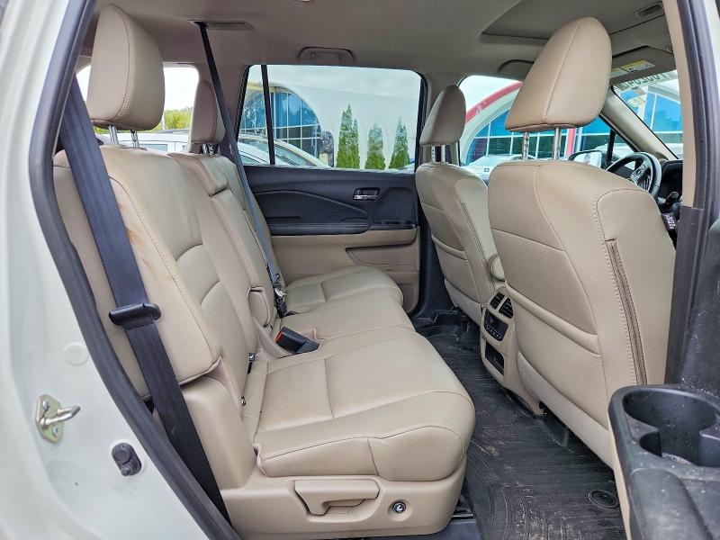 Продаж на аукціоні авто 2017 Honda Pilot, vin: 5FNYF6H61HB052862, номер лоту: 70520426