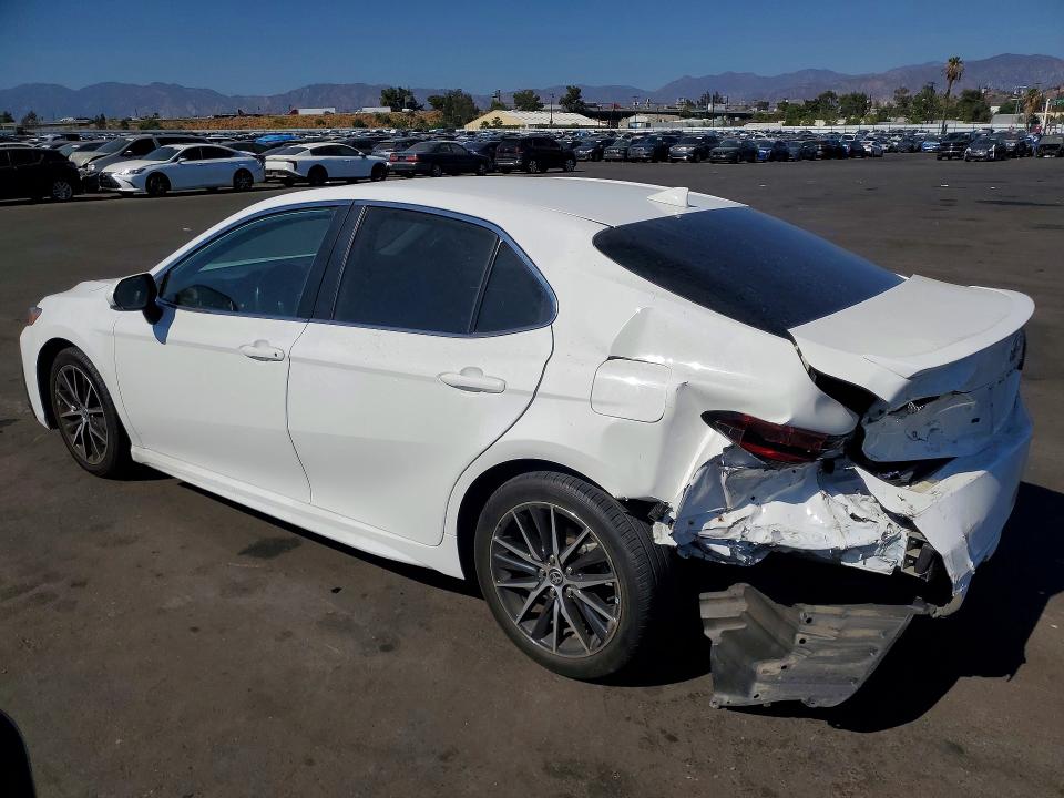 2022 Toyota Camry მანქანა იყიდება აუქციონზე, vin: 4T1G11AK6NU049460, აუქციონის ნომერი: 67193906