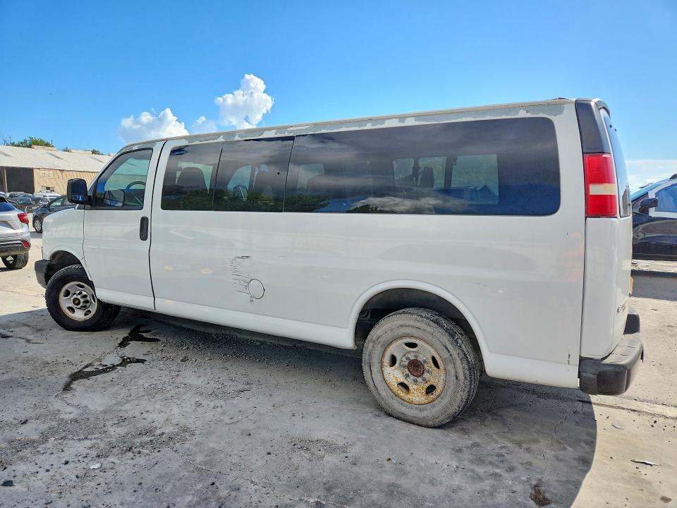 68189896 :رقم المزاد ، 1GAHG39K281196560 vin ، 2008 Chevrolet Express G3500 مزاد بيع