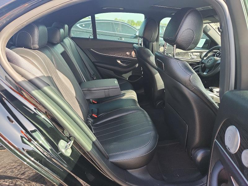 69201926 :رقم المزاد ، WDDZF4JB2JA407414 vin ، 2018 Mercedes-benz E مزاد بيع