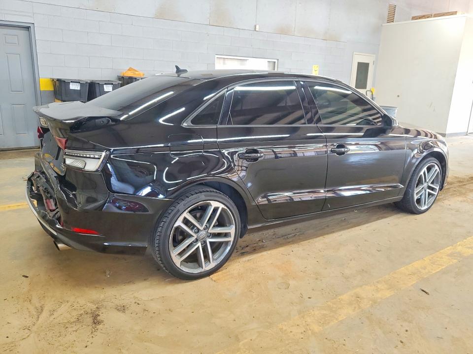 67267676 :رقم المزاد ، WAUB8GFF3J1034285 vin ، 2018 Audi A3 مزاد بيع