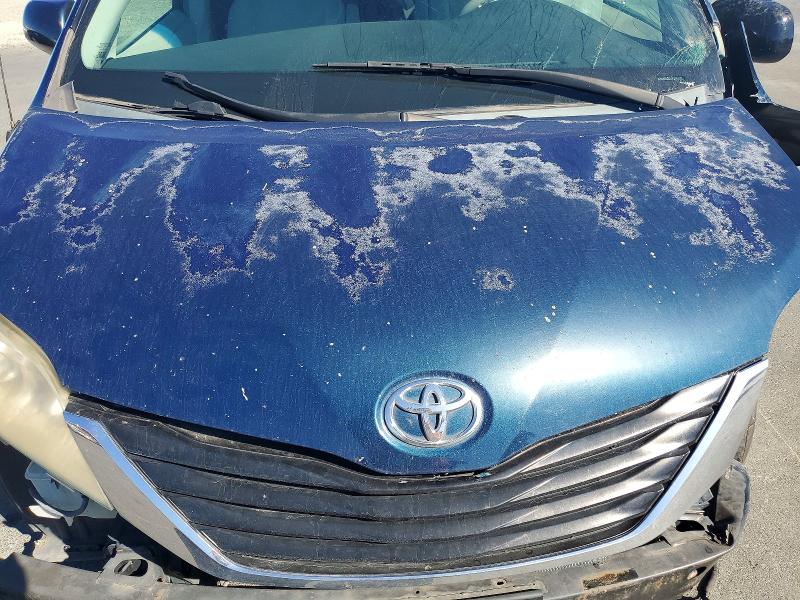 Aukcja sprzedaży 2011 Toyota Sienna, vin: 5TDKK3DC1BS018726, numer aukcji: 71045316