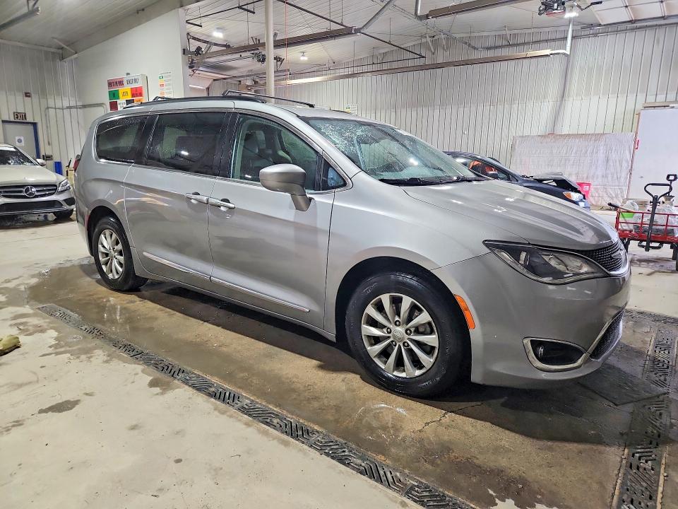 Продаж на аукціоні авто 2017 Chrysler Pacifica, vin: 2C4RC1BG1HR539131, номер лоту: 69680766
