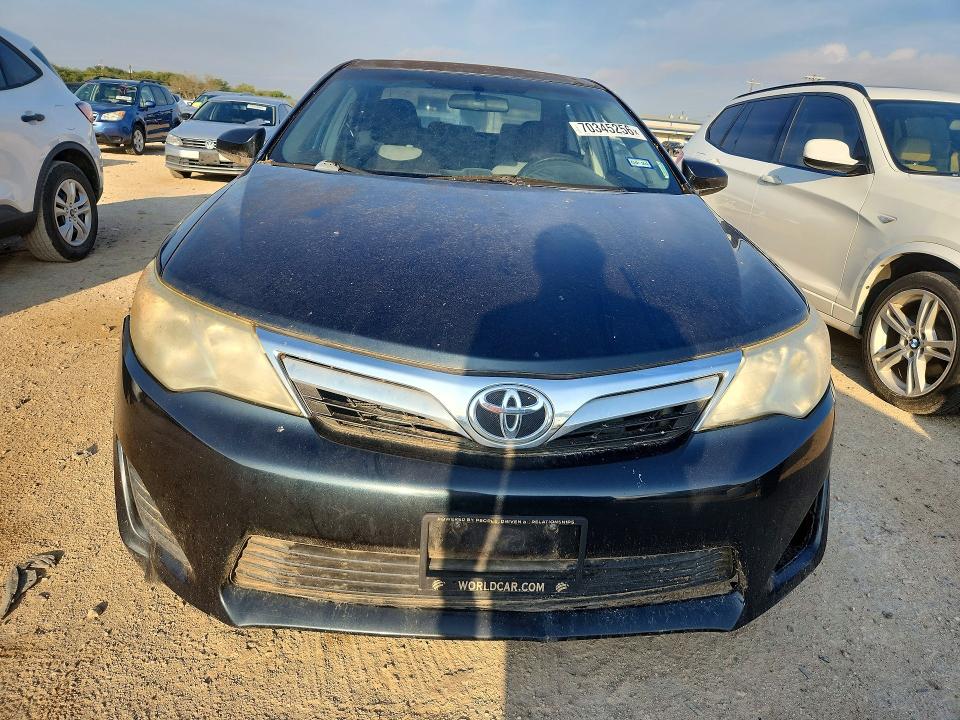 70345256 :رقم المزاد ، 4T1BF1FK3CU089528 vin ، 2012 Toyota Camry مزاد بيع