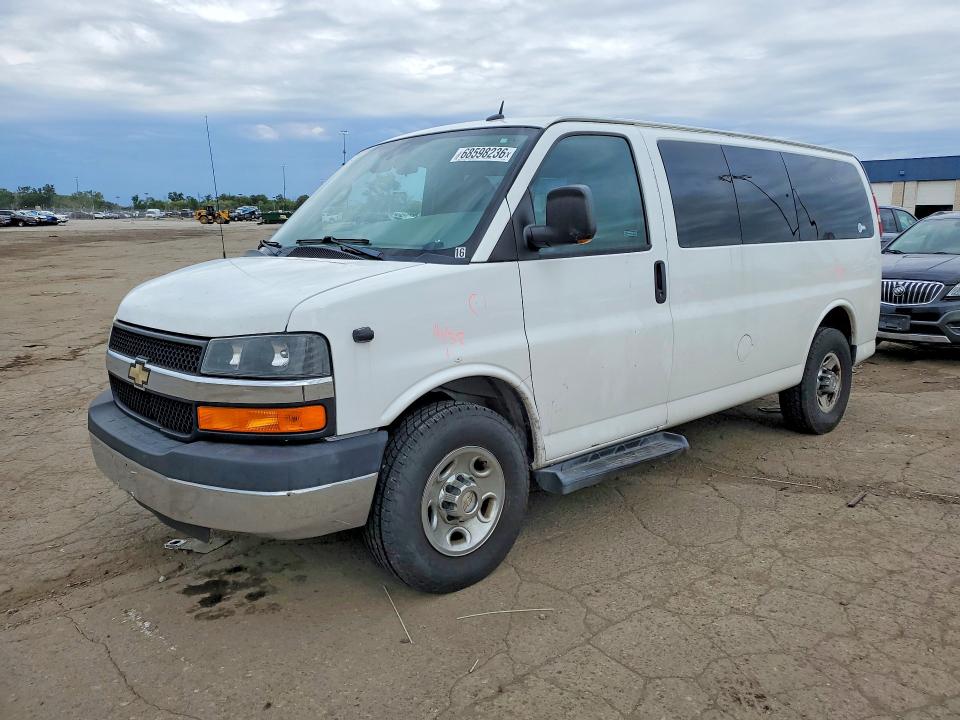 68598236 :رقم المزاد ، 1GBWGRFF0F1177757 vin ، 2015 Chevrolet Express G2500 مزاد بيع