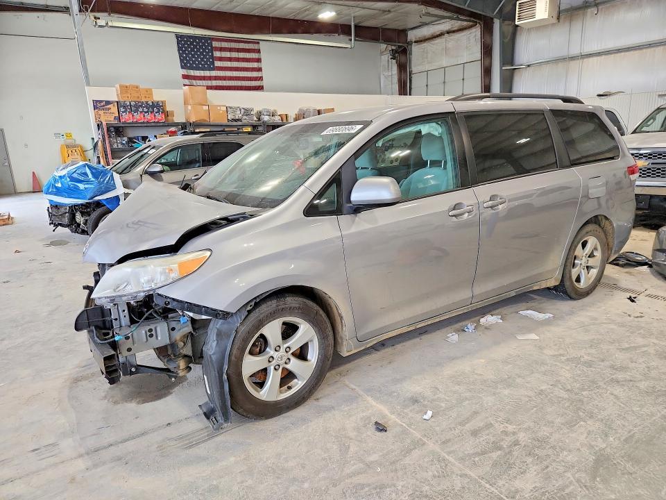 Продажа на аукционе авто 2011 Toyota Sienna, vin: 5TDKK3DC7BS023333, номер лота: 69880896