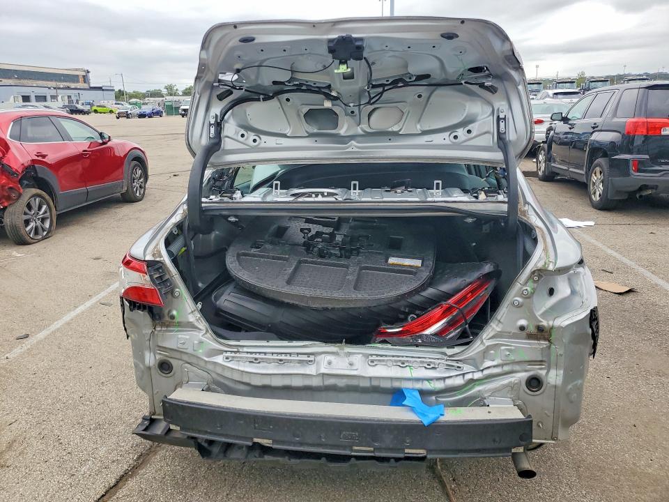 69078686 :رقم المزاد ، 4T1C11AK2LU385263 vin ، 2020 Toyota Camry مزاد بيع