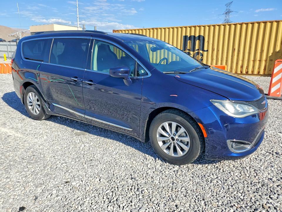 2017 Chrysler Pacifica მანქანა იყიდება აუქციონზე, vin: 2C4RC1BG2HR743730, აუქციონის ნომერი: 70363676