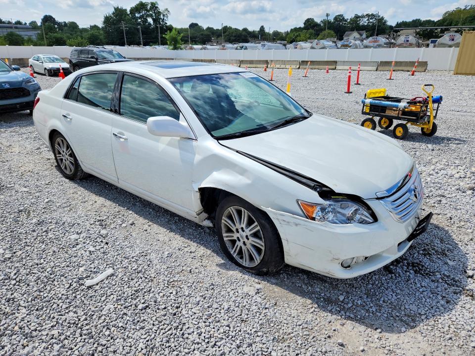 68833326 :رقم المزاد ، 4T1BK36B78U310031 vin ، 2008 Toyota Avalon مزاد بيع