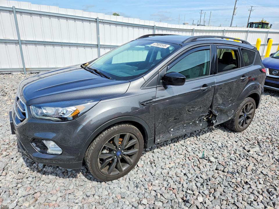 67869566 :رقم المزاد ، 1FMCU0GD8JUD01535 vin ، 2018 Ford Escape مزاد بيع