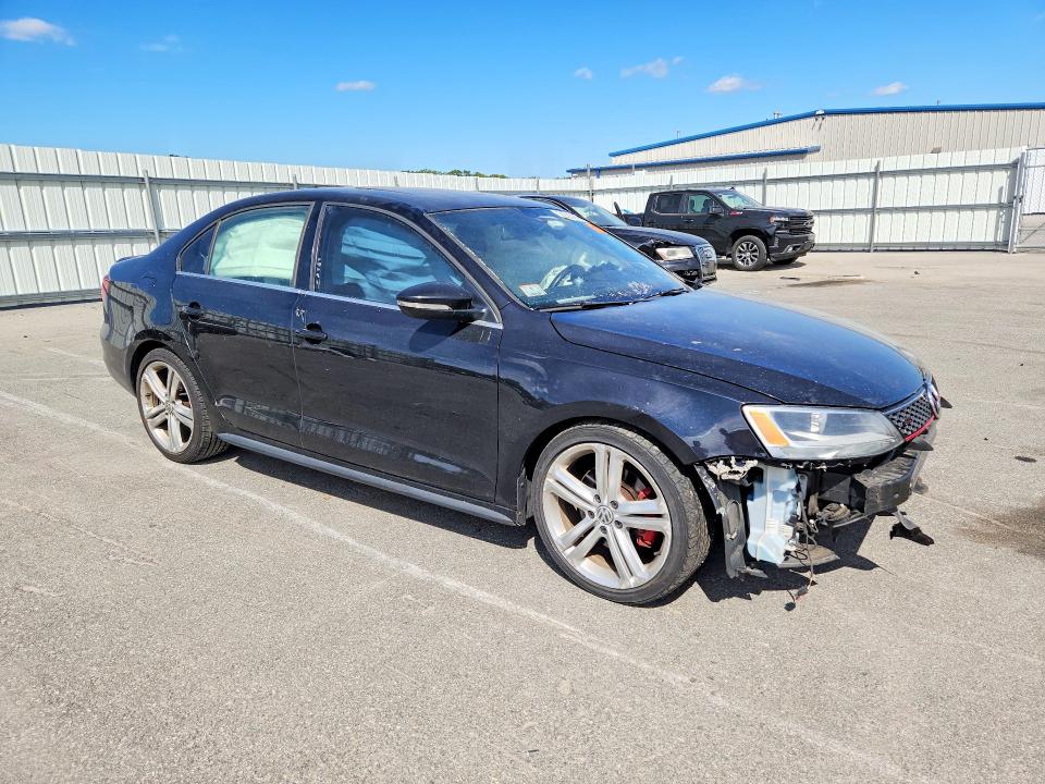68383856 :رقم المزاد ، 3VW5S7AJ5FM415298 vin ، 2015 Volkswagen Jetta مزاد بيع